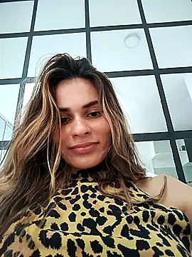 Snapshot of cuteluci_ chatting on 03/21/25, 05:23 cuteluci online show from 03/21/25, 05:23