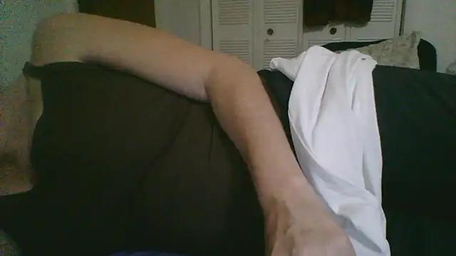 Snapshot of Emilylyn2501 chatting on 01/12/26, 02:28 Emilylyn2501 online show from 01/12/26, 02:28