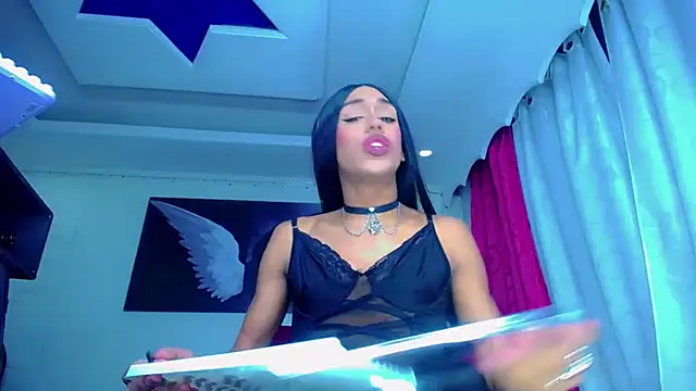 NahomiCamper online show from 10/30/25, 10:21