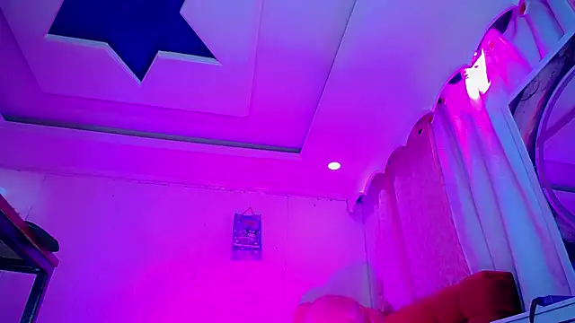 NahomiCamper online show from 07/06/26, 12:35