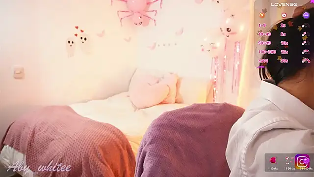 AbyWhitee online show from 10/26/25, 05:13