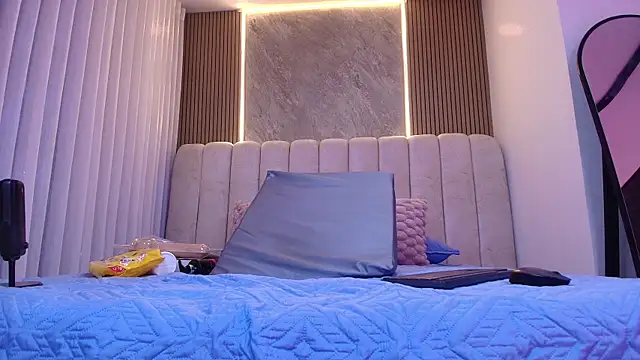 kata hazel online show from 11/18/25, 07:29