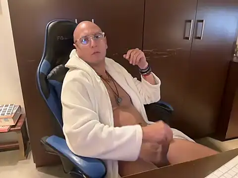 alanan881 online show from 02/21/25, 04:07