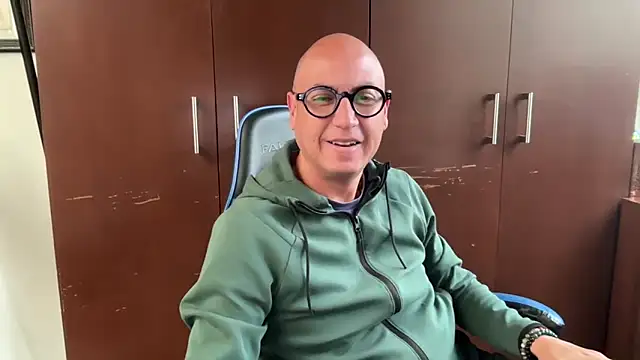 alanan881 online show from 01/17/26, 05:38