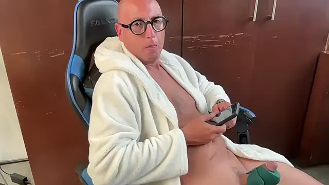 alanan881 online show from 02/11/26, 08:03