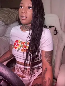 CrownedNyaries online show from 12/22/24, 12:49