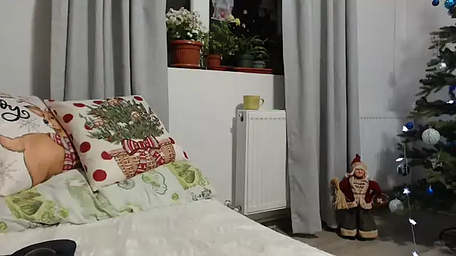 Snapshot of SweetMaddy888 chatting on 12/08/24, 05:11 SweetMaddy888 online show from 12/08/24, 05:11