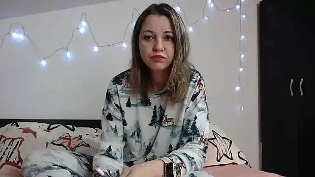 Snapshot of SweetMaddy888 chatting on 01/06/25, 04:04 SweetMaddy888 online show from 01/06/25, 04:04