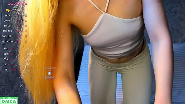 Snapshot of xteona chatting on 09/18/25, 09:11 xteona online show from 09/18/25, 09:11