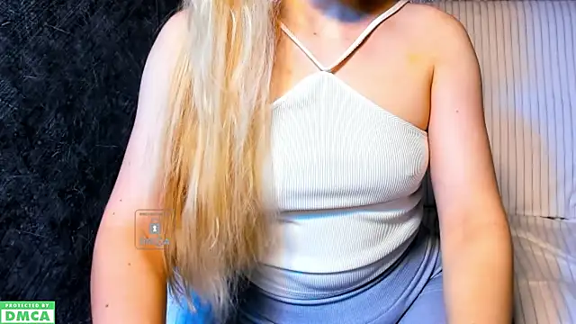 Snapshot of xteona chatting on 09/24/25, 07:12 xteona online show from 09/24/25, 07:12