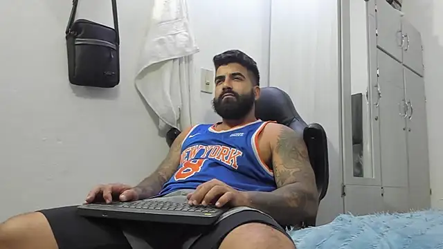 Lyon vach online show from 01/14/25, 04:04