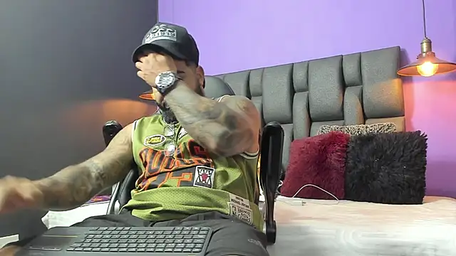 Lyon vach online show from 09/17/25, 08:32