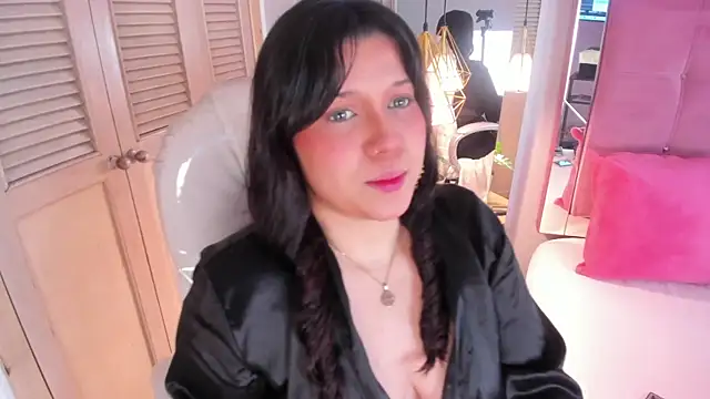 Snapshot of ArticaBelle chatting on 01/18/25, 12:47 ArticaBelle online show from 01/18/25, 12:47