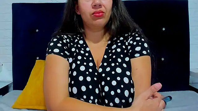 Snapshot of Catherine_tabarezx chatting on 02/16/25, 11:49 Catherine tabarezx online show from 02/16/25, 11:49