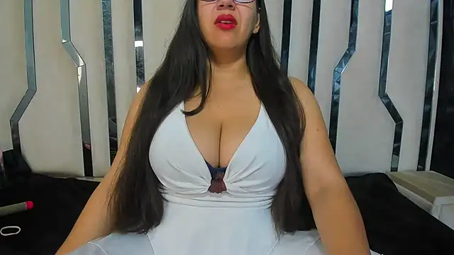 Snapshot of Catherine_tabarezx chatting on 11/12/25, 12:05 Catherine tabarezx online show from 11/12/25, 12:05