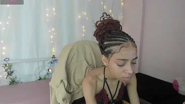 Snapshot of Abigail_Wilson_ chatting on 01/04/25, 08:27 Abigail Wilson online show from 01/04/25, 08:27