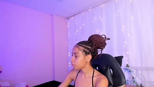 Snapshot of Abigail_Wilson_ chatting on 01/06/25, 08:39 Abigail Wilson online show from 01/06/25, 08:39