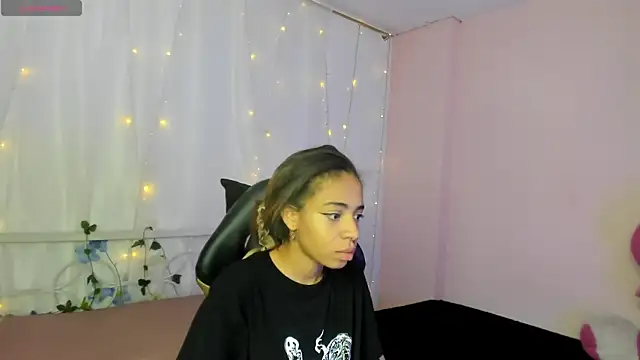 Snapshot of Abigail_Wilson_ chatting on 02/03/25, 08:46 Abigail Wilson online show from 02/03/25, 08:46