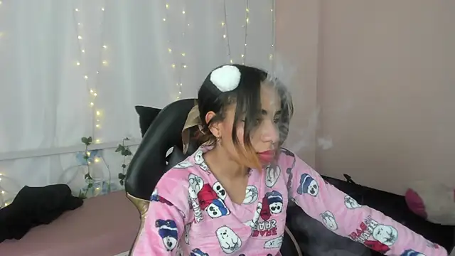 Snapshot of Abigail_Wilson_ chatting on 02/05/25, 11:50 Abigail Wilson online show from 02/05/25, 11:50