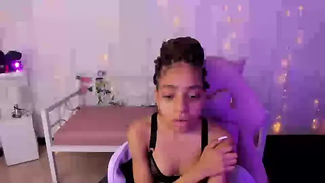 Snapshot of Abigail_Wilson_ chatting on 02/17/25, 08:04 Abigail Wilson online show from 02/17/25, 08:04