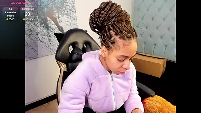 Snapshot of Abigail_Wilson_ chatting on 03/04/25, 08:05 Abigail Wilson online show from 03/04/25, 08:05