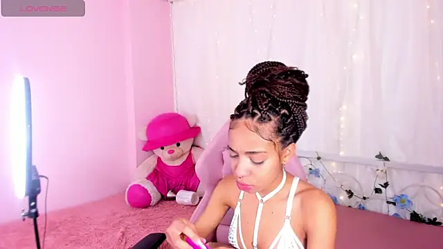 Snapshot of Abigail_Wilson_ chatting on 03/08/25, 07:53 Abigail Wilson online show from 03/08/25, 07:53