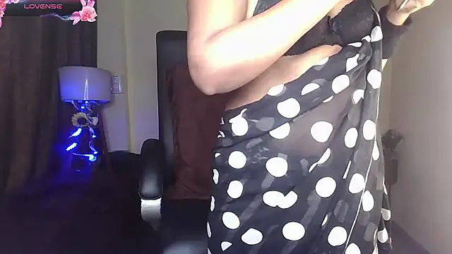 Black-Pearll online show from 01/12/26, 03:34