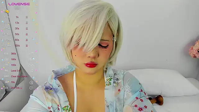 NanaOsaky online show from 02/04/25, 12:33