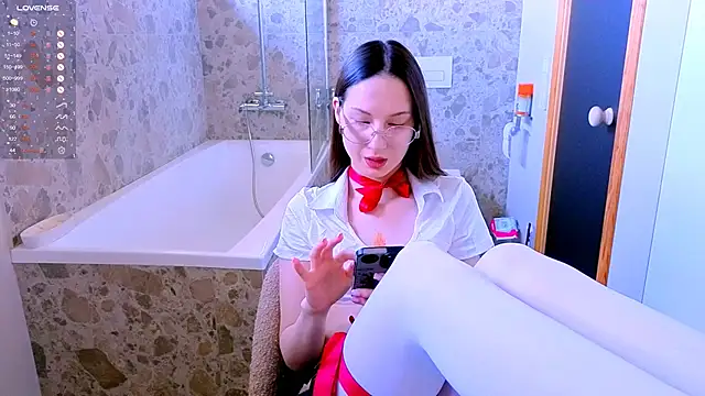 dorafisher01 online show from 10/19/25, 09:32