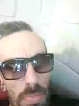 Snapshot of IL_SAINT_XXX chatting on 12/16/25, 10:53 IL SAINT XXX online show from 12/16/25, 10:53