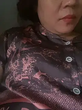 Snapshot of Cesywet chatting on 02/10/25, 11:04 Cesywet online show from 02/10/25, 11:04