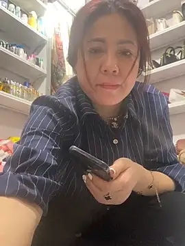 Snapshot of Cesywet chatting on 02/25/25, 07:31 Cesywet online show from 02/25/25, 07:31