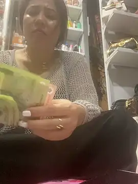 Snapshot of Cesywet chatting on 02/26/25, 09:53 Cesywet online show from 02/26/25, 09:53