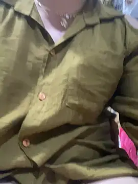 Snapshot of Cesywet chatting on 03/04/25, 10:13 Cesywet online show from 03/04/25, 10:13