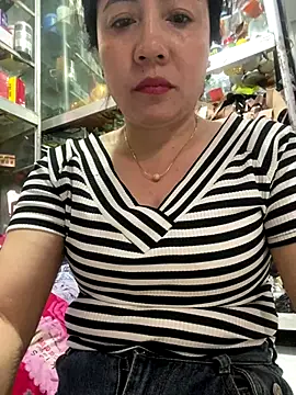 Snapshot of Cesywet chatting on 09/11/25, 06:24 Cesywet online show from 09/11/25, 06:24