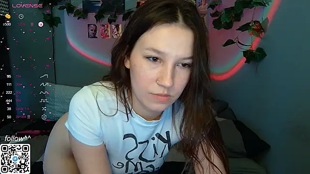 Snapshot of Cutie_Vicky chatting on 12/11/24, 06:25 Cutie Vicky online show from 12/11/24, 06:25