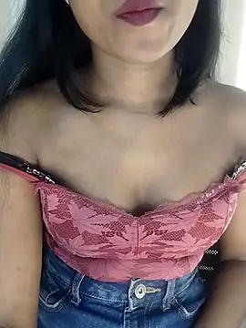 Snapshot of Rinika_67 chatting on 12/15/25, 04:44 Rinika 67 online show from 12/15/25, 04:44