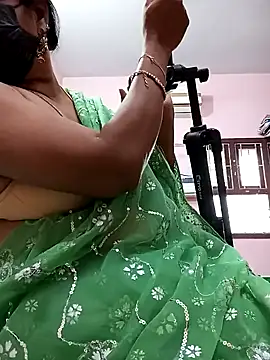 Snapshot of Tamil_sreelekha chatting on 01/07/25, 10:43 Tamil sreelekha online show from 01/07/25, 10:43