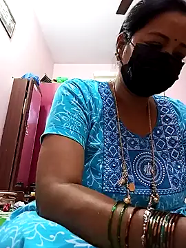 Snapshot of Tamil_sreelekha chatting on 02/11/25, 03:51 Tamil sreelekha online show from 02/11/25, 03:51