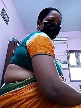 Snapshot of Tamil_sreelekha chatting on 03/08/25, 05:07 Tamil sreelekha online show from 03/08/25, 05:07