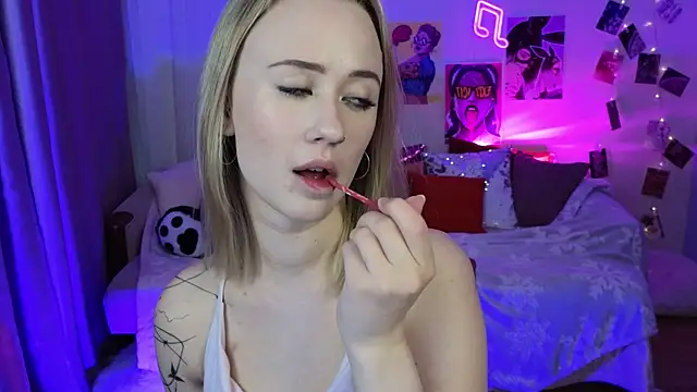 SashaBrooks online show from 10/16/25, 01:34