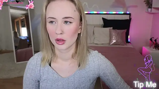 SashaBrooks online show from 11/17/25, 02:12