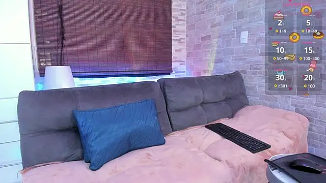 Snapshot of candyy_bella chatting on 01/18/25, 06:43 candyy bella online show from 01/18/25, 06:43