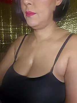 Snapshot of Foxlady2271 chatting on 12/27/24, 11:21 Foxlady2271 online show from 12/27/24, 11:21