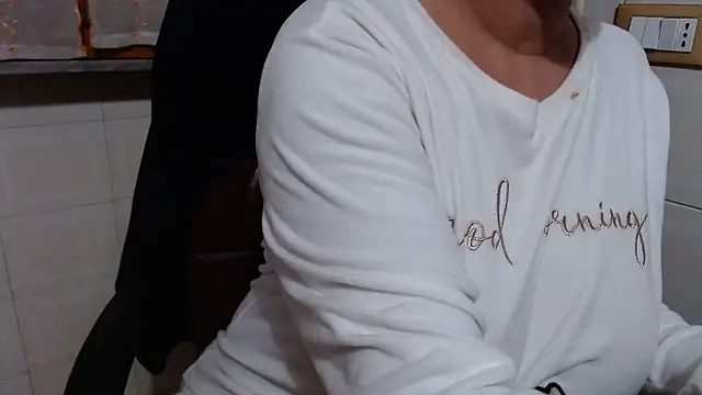 Foxlady2271 online show from 01/06/26, 03:05