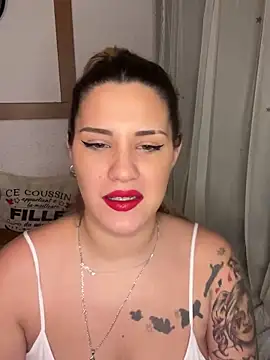 Snapshot of susanahart chatting on 12/08/24, 12:40 susanahart online show from 12/08/24, 12:40