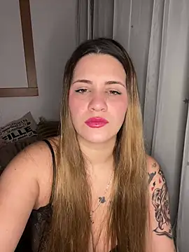 Snapshot of susanahart chatting on 12/22/24, 01:55 susanahart online show from 12/22/24, 01:55