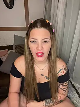 Snapshot of susanahart chatting on 01/11/25, 08:10 susanahart online show from 01/11/25, 08:10