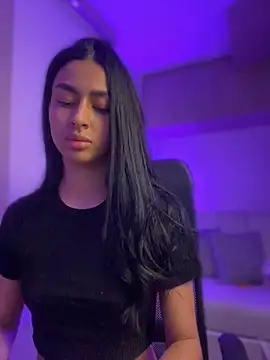 maddy bronw  online show from 12/29/24, 09:39