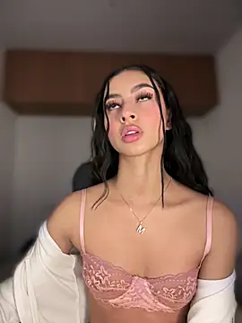 maddy bronw  online show from 03/01/25, 11:37